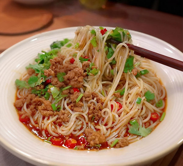 Small Pot Minced Meat Rice Noodles